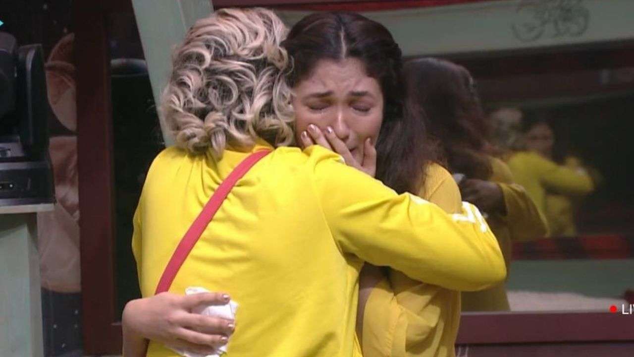 'Bigg Boss OTT': Ridhima Pandit breaks down remembering her late mother - watch
