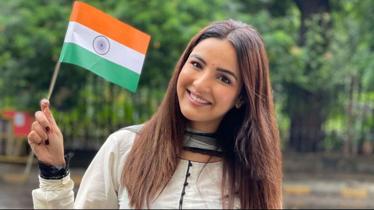 Jasmine Bhasin wishes fans on Independence Day