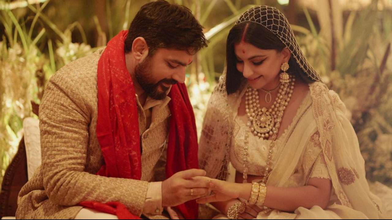 Rhea Kapoor shares FIRST photo from her intimate wedding with Karan  Boolani, reveals she 'cried all the way through'