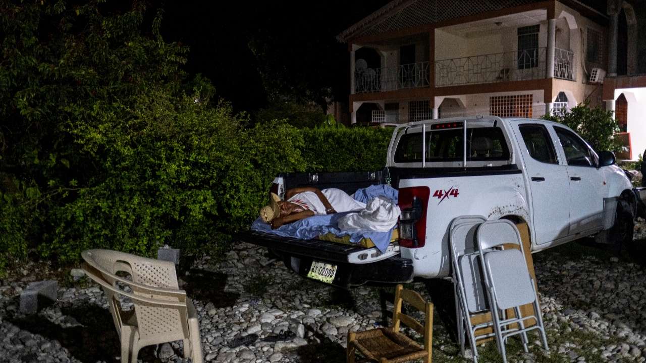 Haiti earthquake death toll reaches 2,189 as local struggle to keep count of losses