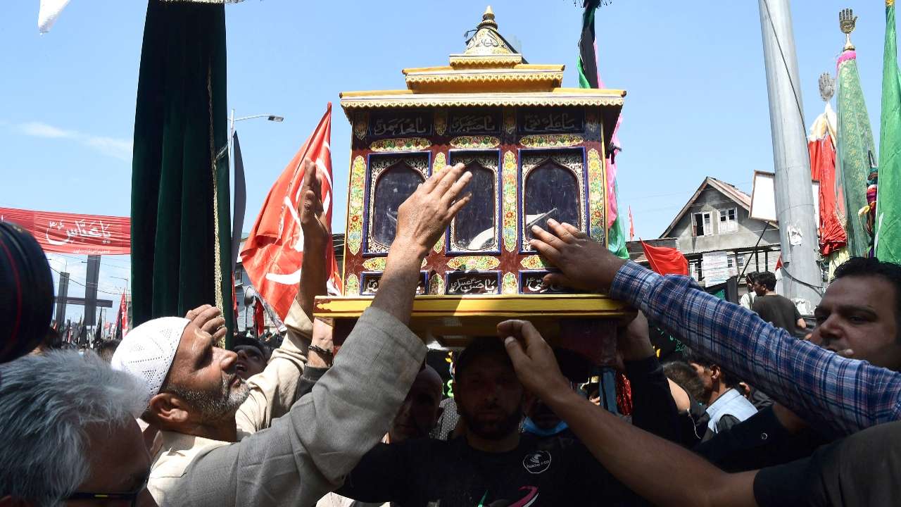 Muharram 2021: WhatsApp messages, Facebook quotes to send to your ...