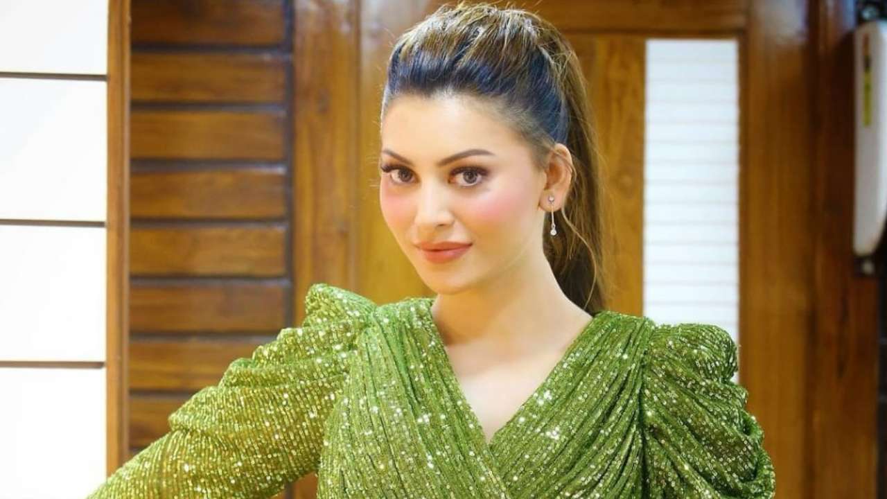 PHOTOS: Urvashi Rautela's oh-so-glam look goes VIRAL, fans call her  'goddess'