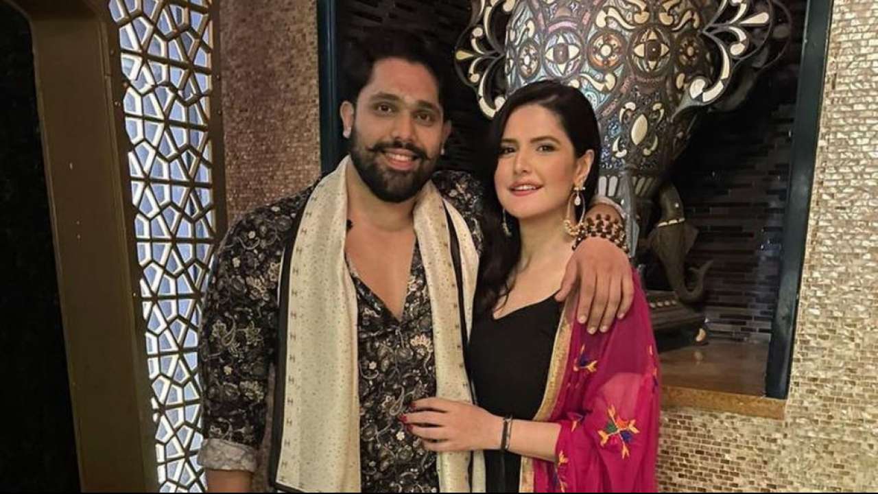 1280px x 720px - Hate Story 3' actress Zareen Khan is dating 'Bigg Boss 12' fame Shivashish  Mishra, check out their mushy photos