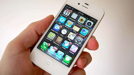Apple iPhone 4S launched in 2011