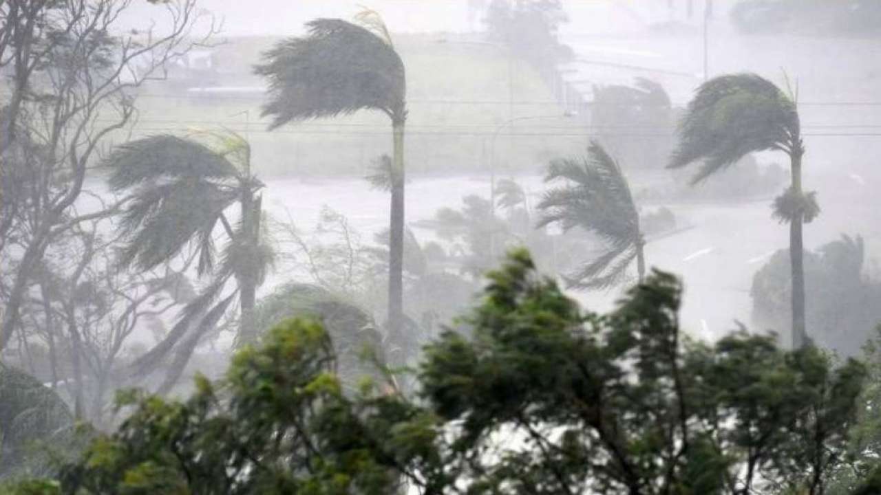 Cyclone alert issued in Andhra Pradesh and Odisha, heavy rains likely in West Bengal Cyclone alert issued in Andhra Pradesh and Odisha, heavy rains likely in West Bengal