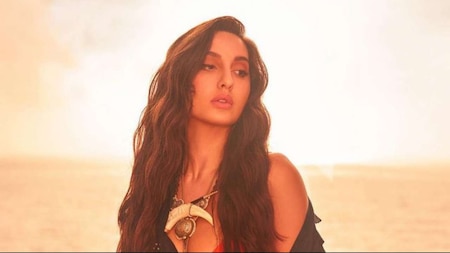 Nora Fatehi flaunts her sexy curves