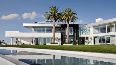 The mansion, 105,000 square feet, is touted to be the biggest modern home in the US