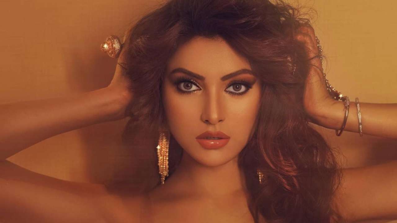 Urvashi Rautela stuns in all-gold bodycon dress, flaunts her curves in  VIRAL photos