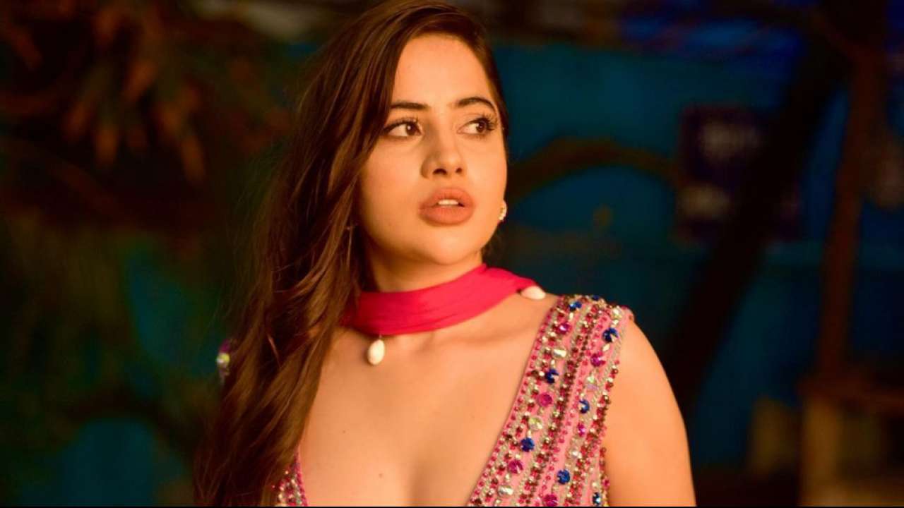 Urfi Javed dons minimal makeup