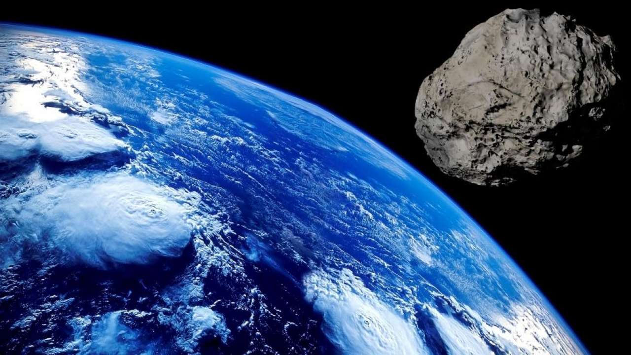 2029년에 거대한 소행성 아포피스가 지구를 지나갈 때 얼마나 가까워질까요?