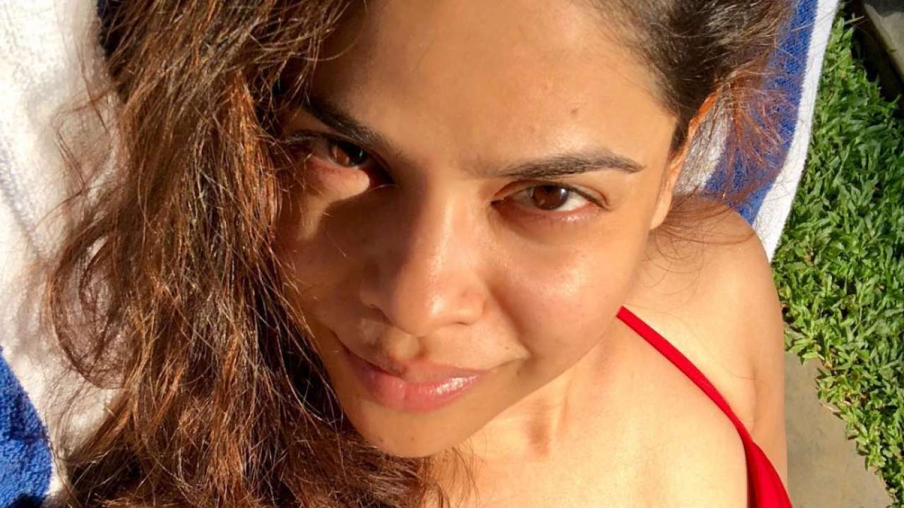 Sumona Chakravarti Nude Photos Sex - The Kapil Sharma Show' fame Sumona Chakravarti's bold bikini photos go  VIRAL, take internet by storm