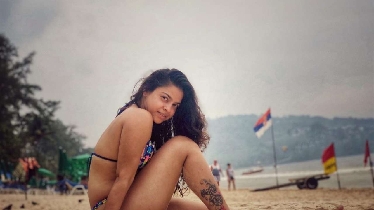 Sumona Chakravarti Nude Photos Sex - The Kapil Sharma Show' fame Sumona Chakravarti's bold bikini photos go  VIRAL, take internet by storm