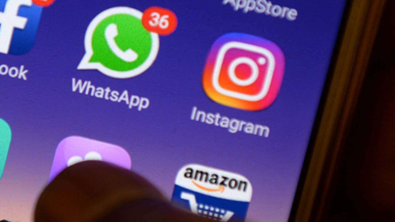WhatsApp, Facebook, Twitter, Instagram users hit by online frauds; here's how to keep yourself safe WhatsApp, Facebook, Twitter, Instagram users hit by online frauds; here's how to keep yourself safe