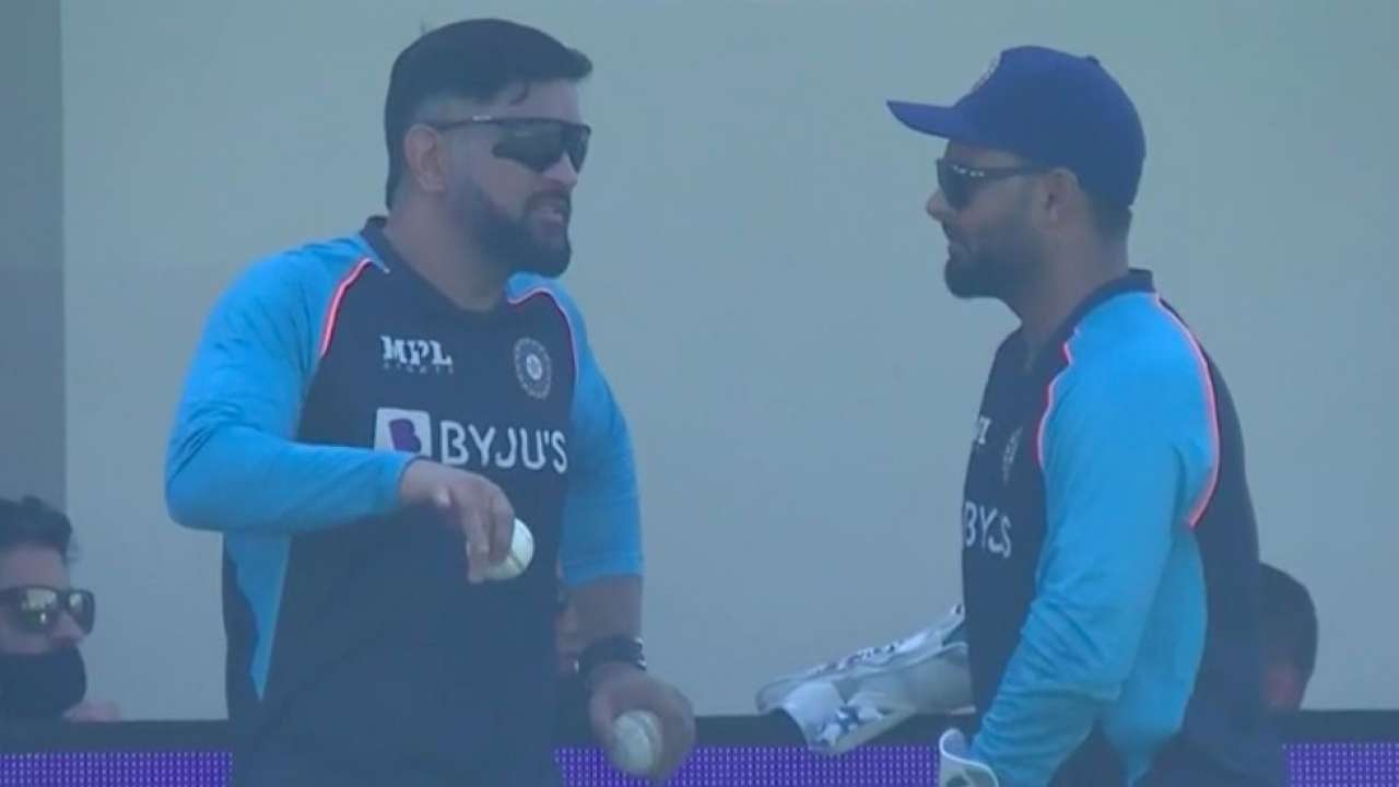 Watch: Mentor MS Dhoni gives keeping drills to Rishabh Pant during India’s warm-up match against Australia