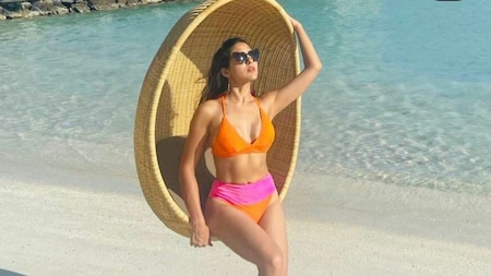 Sara Ali Khan looking hot in pop colour bikini