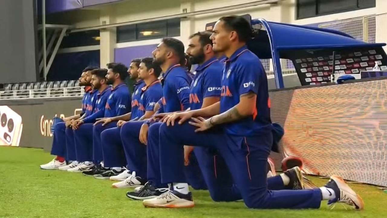 T20 World Cup: Team India take the knee, Pakistan put hands to hearts moments before start T20 World Cup: Team India take the knee, Pakistan put hands to hearts moments before start