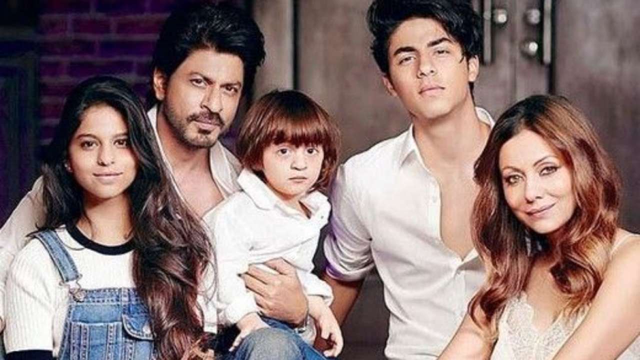 SRK with his family