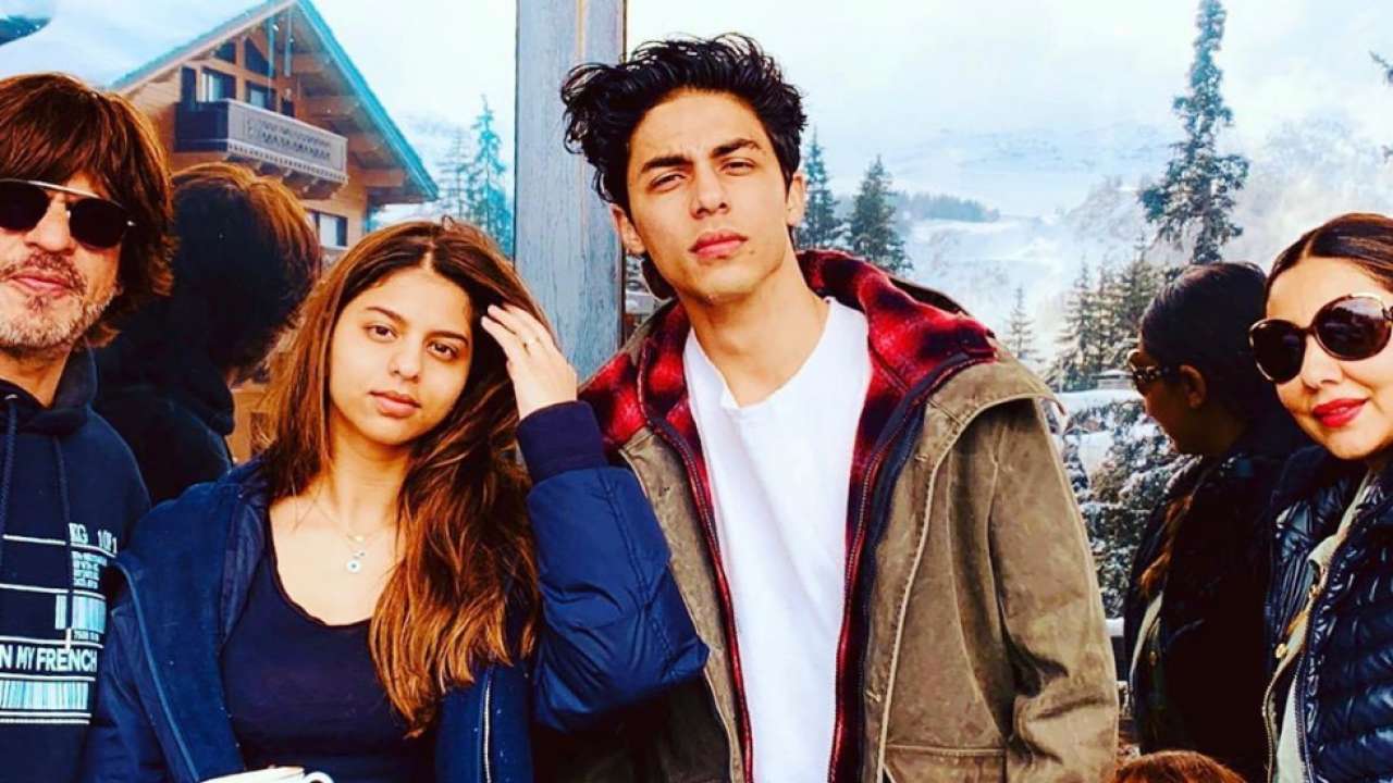SRK vacations with his family