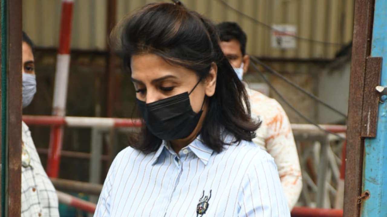 Neetu frequently visits the construction site