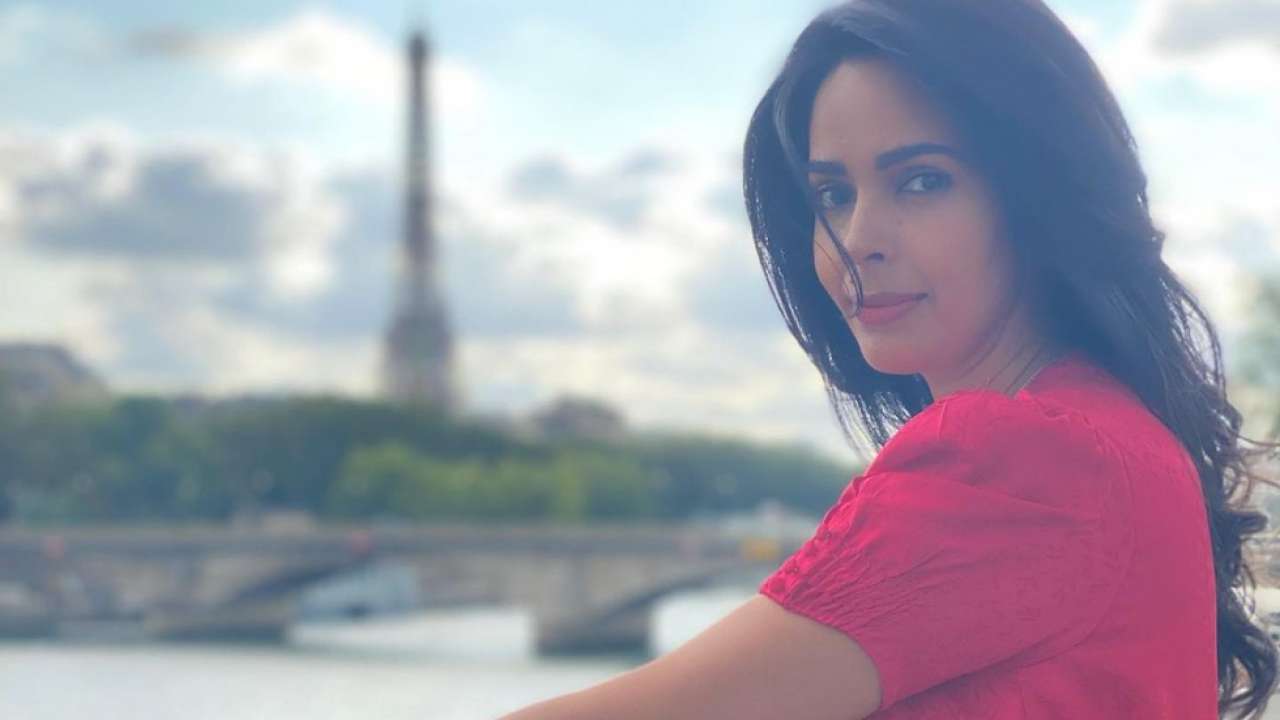 Did Rolls Royce refuse to sell a car to Mallika Sherawat? Here's what she said Did Rolls Royce refuse to sell a car to Mallika Sherawat? Here's what she said