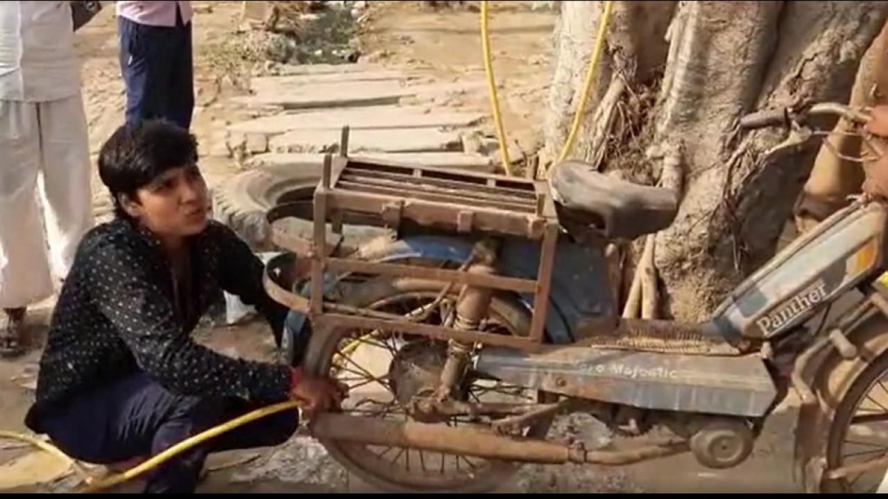 UP: नेशनल बॉक्सर प्रियंका बुलंदशहर में रोजीरोटी के लिए लगाती हैं पंक्चर