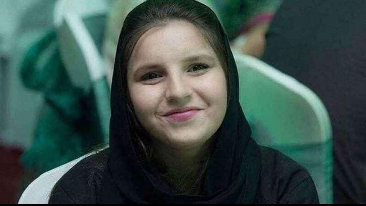 Pakistani Frist Time Xxx Video - Meet Aqsa, the eldest daughter of Shahid Afridi who is set to marry Pakistani  fast bowler Shaheen Afridi