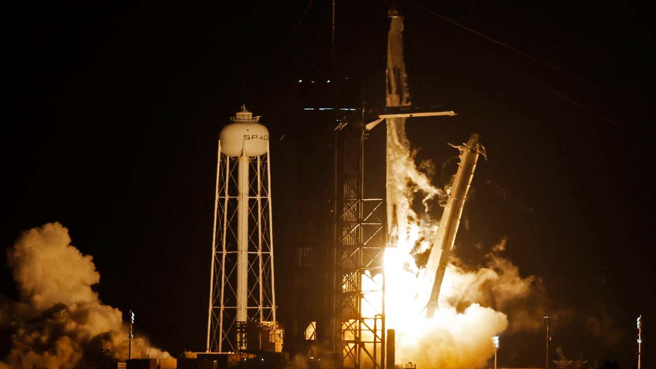 Nasa Spacex Launch Crew 3 Astronauts To Orbit On Flight To Space Station