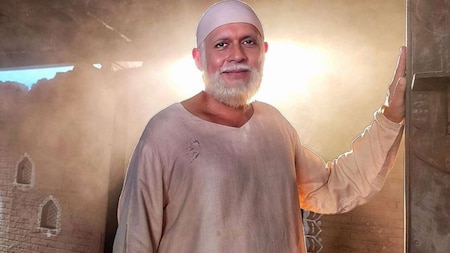 Tushar Dalvi as Sanju's Father