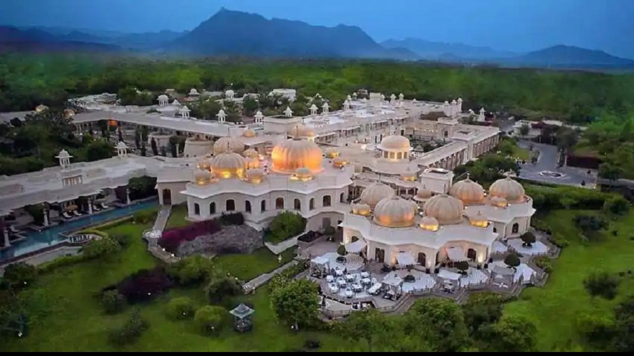 The Oberoi Udaivilas: महीने की सैलरी से ज़्यादा रुकने का खर्च 