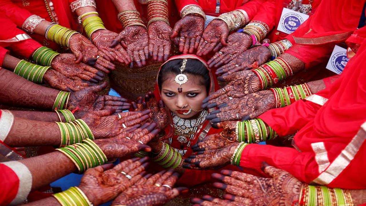 How to Choose your Bridal Mehandi Artist: 10 Rules to Keep in Mind | VOGUE  India | Vogue India