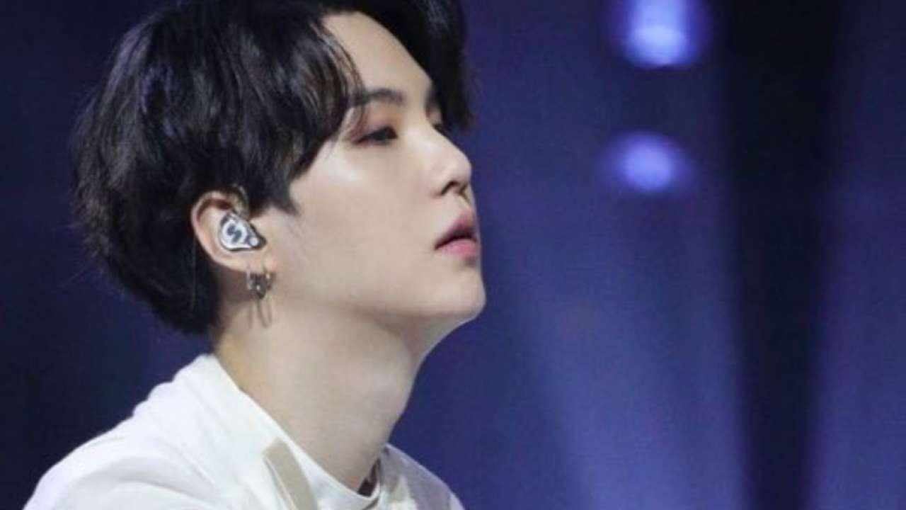 BTS's Suga Returns to Korea