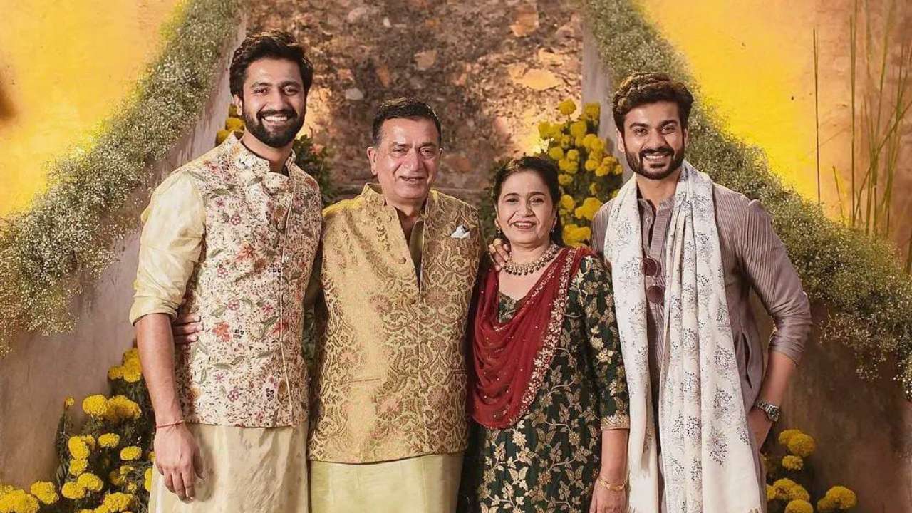 Vicky Kaushal's pic with family from his wedding goes viral, fans are all  hearts