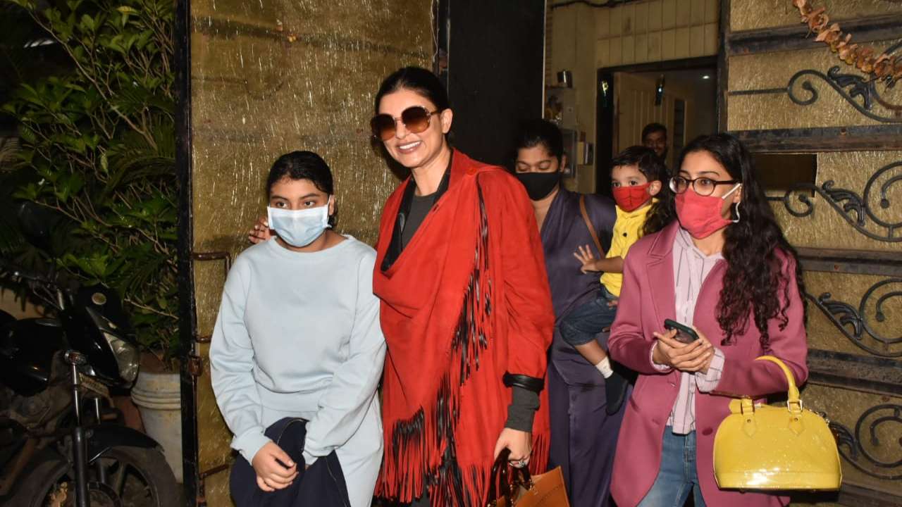 All the details on Sushmita Sen's Louis Vuitton tote from her Swiss holiday
