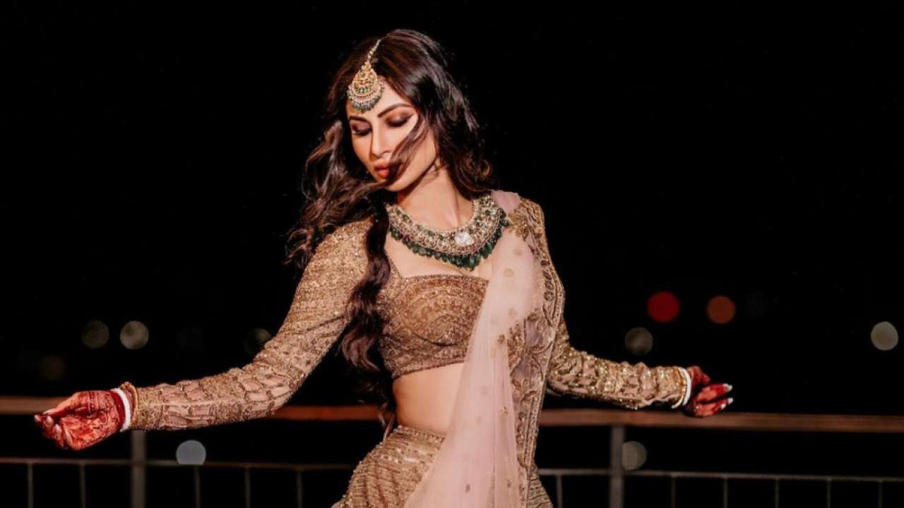 Mouni Roy's sangeet performances