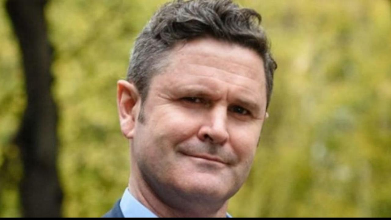 दिग्गज क्रिकेटर Chris Cairns भी शिकार