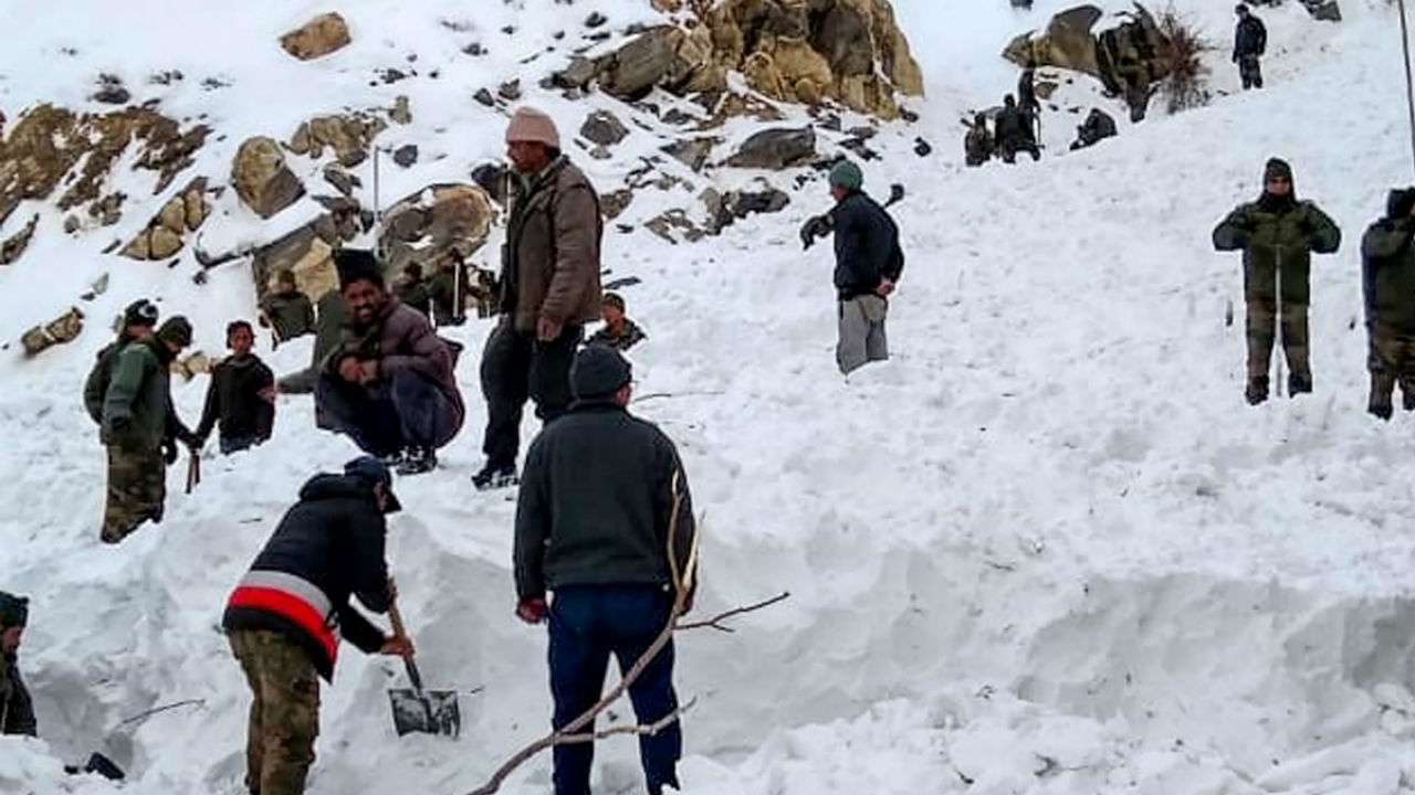 7 army personnel still missing in Arunachal avalanche accident, police ...