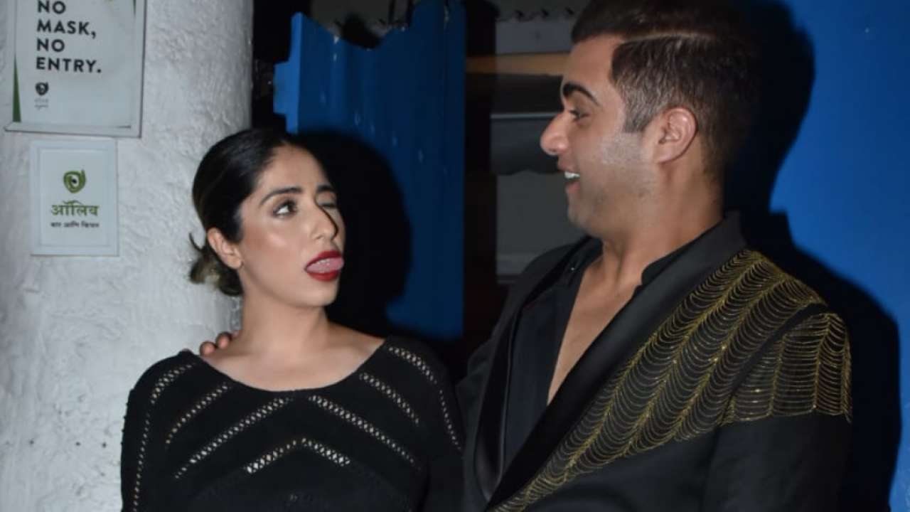 1280px x 720px - In pics: Neha Bhasin wears risque dress as she steps out with her 'Bigg  Boss 15' friend Rajiv Adatia