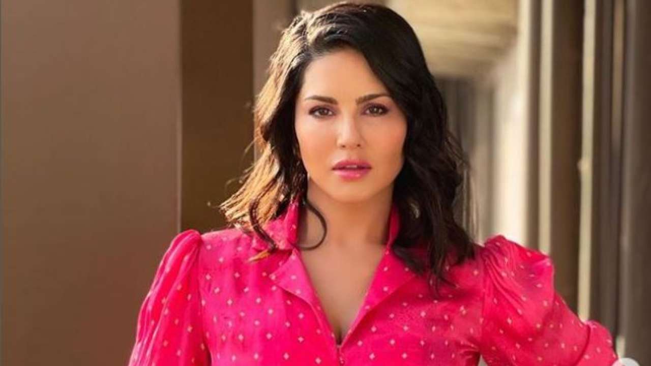 Sunny Leone falls prey to online fraud, claims PAN card details used to obtain Rs 2000 loan