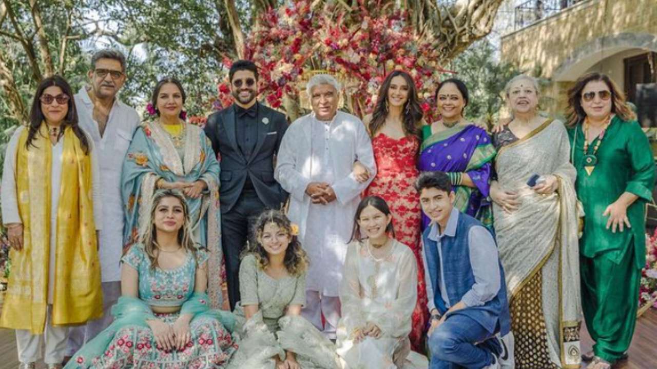 1280px x 720px - Farhan Akhtar-Shibani Dandekar's dreamy wedding photos with family, friends  will melt your heart