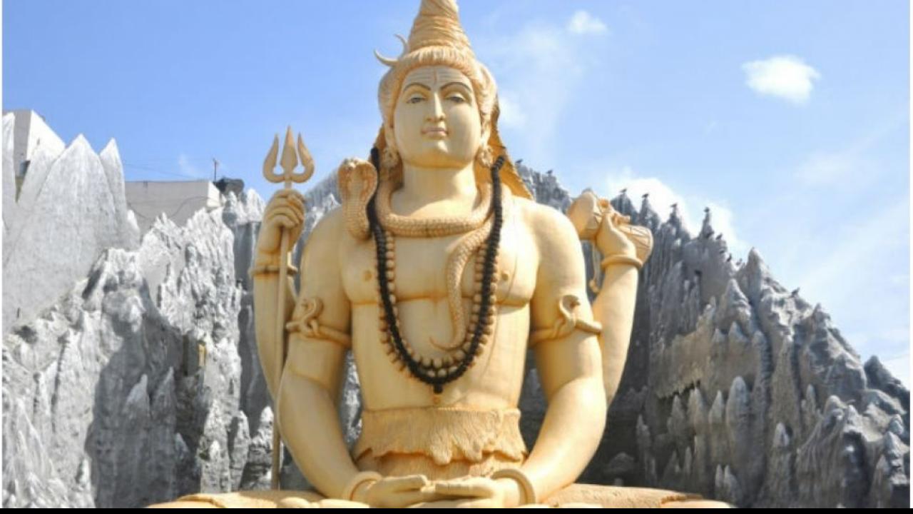 भोलेभंडारी भी हैं शिव और विध्वंसक भी 