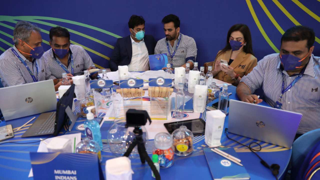 Mumbai Indians (MI)