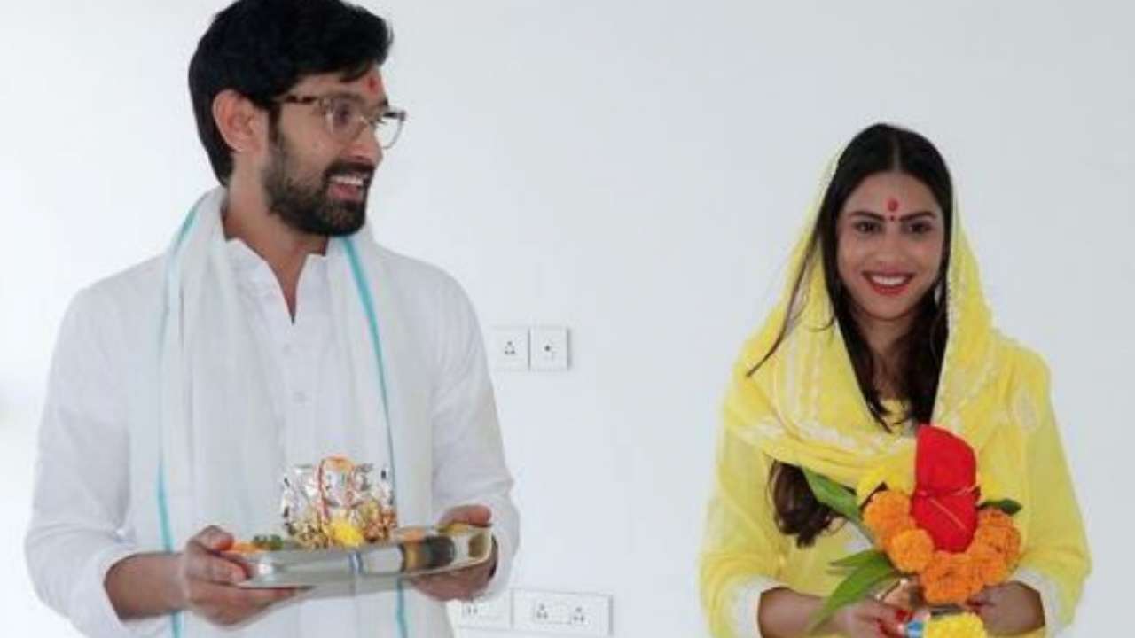 Vikrant Massey and Sheetal Thakur