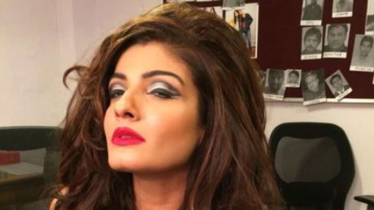 Raveena Tandon Sex Picture Video - Raveena Tandon drops throwback photos from Bombay Velvet, says 'sad it  didn't make the mark'