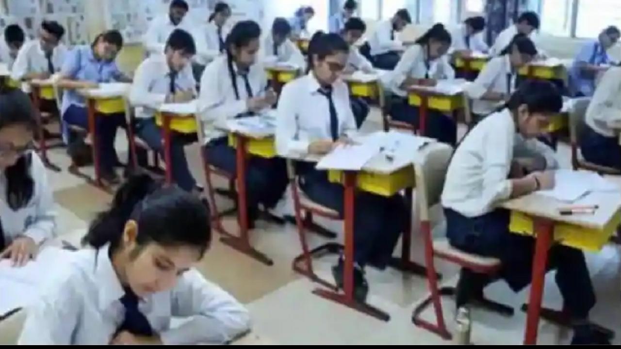 स्कूल नहीं बेच सकेंगे किताबें और ड्रेस 