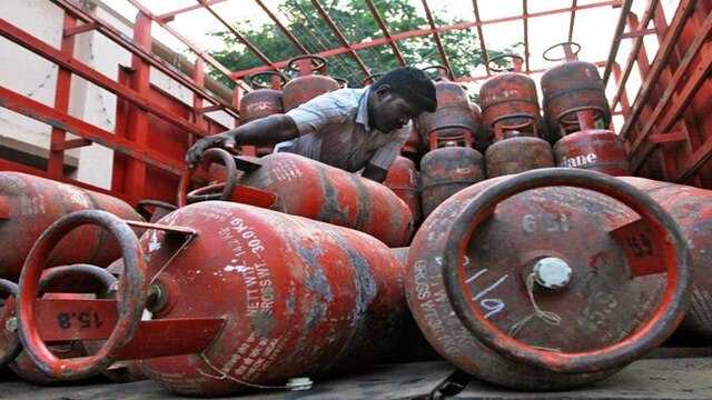 Commercial LPG cylinder price hiked by Rs 250 from April 1, check rates in your city