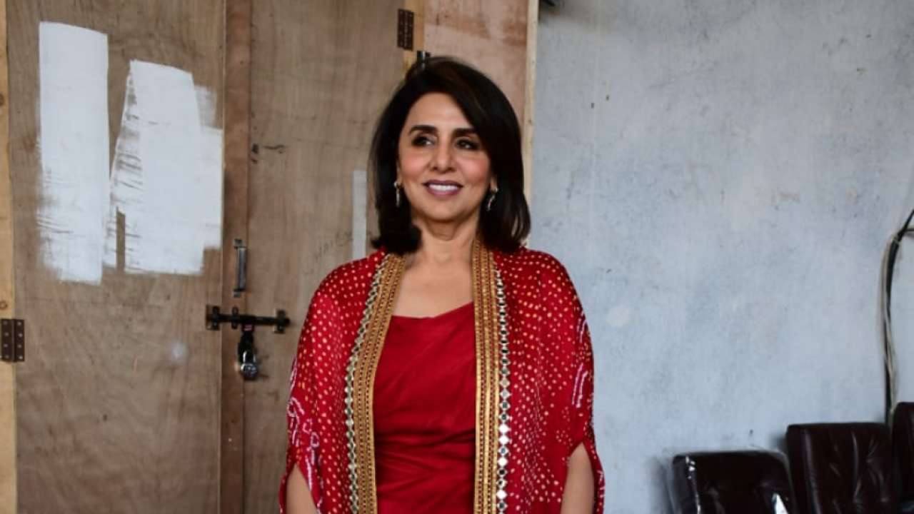 Neetu Kapoor flaunts her million-dollar smile