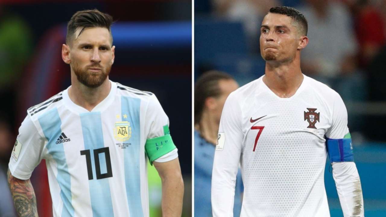 Roy Nemer on X: Lionel Messi with the new Argentina home shirt and the 2022  Qatar World Cup ball!  / X