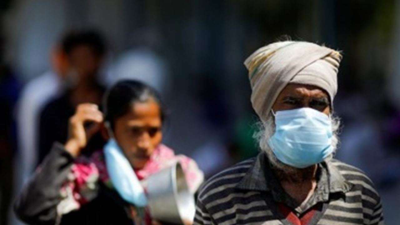 Experts say strict mask regulations not needed for now