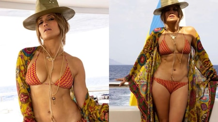 Jennifer Lopez looks hot in printed bikini