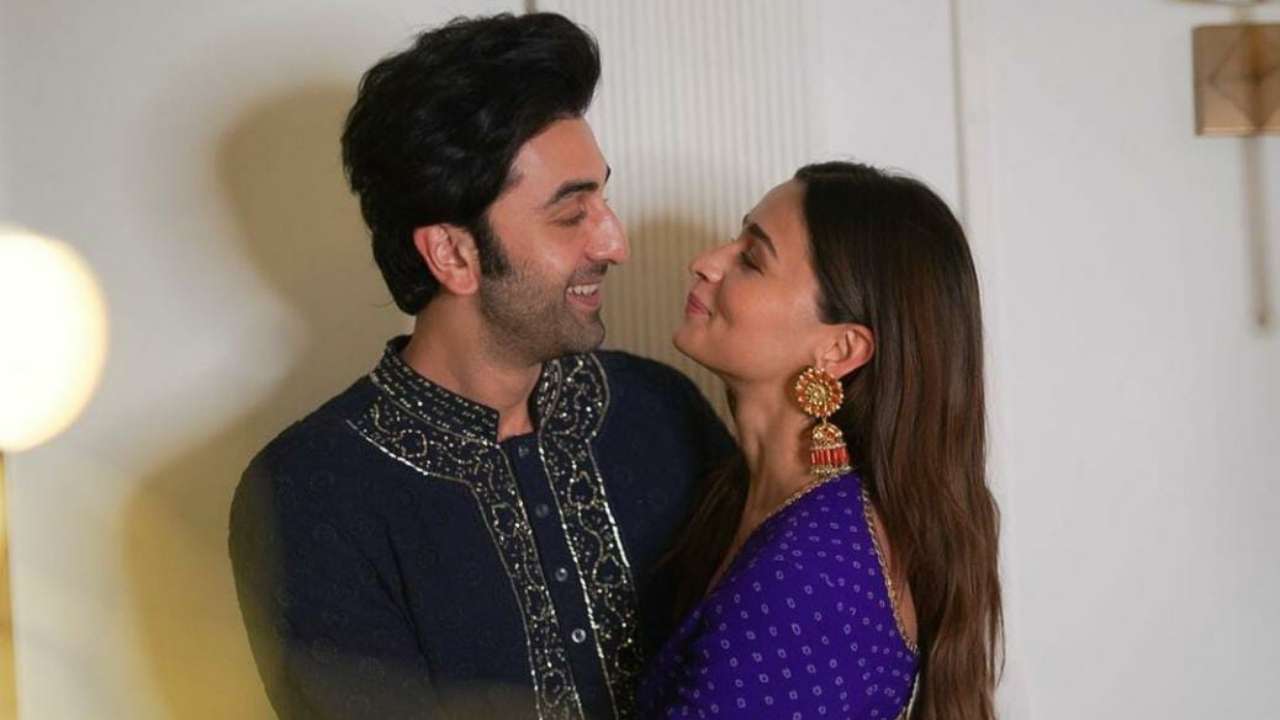 Alia Bhatt-Ranbir Kapoor: Head over heels in love